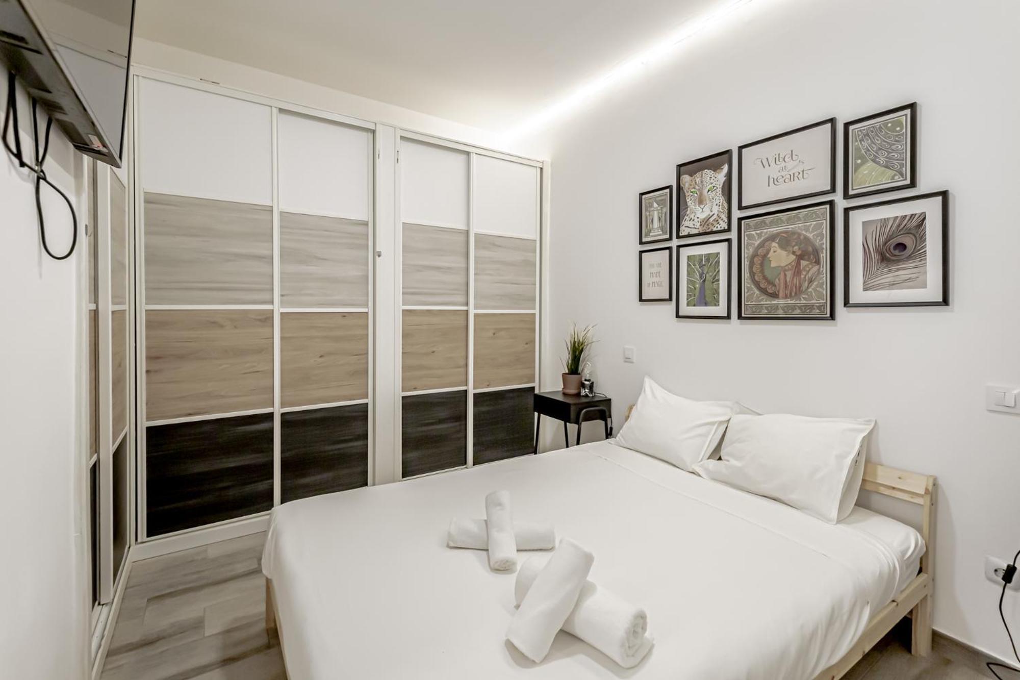 Apartamentos Tetuan Madrid Exterior photo