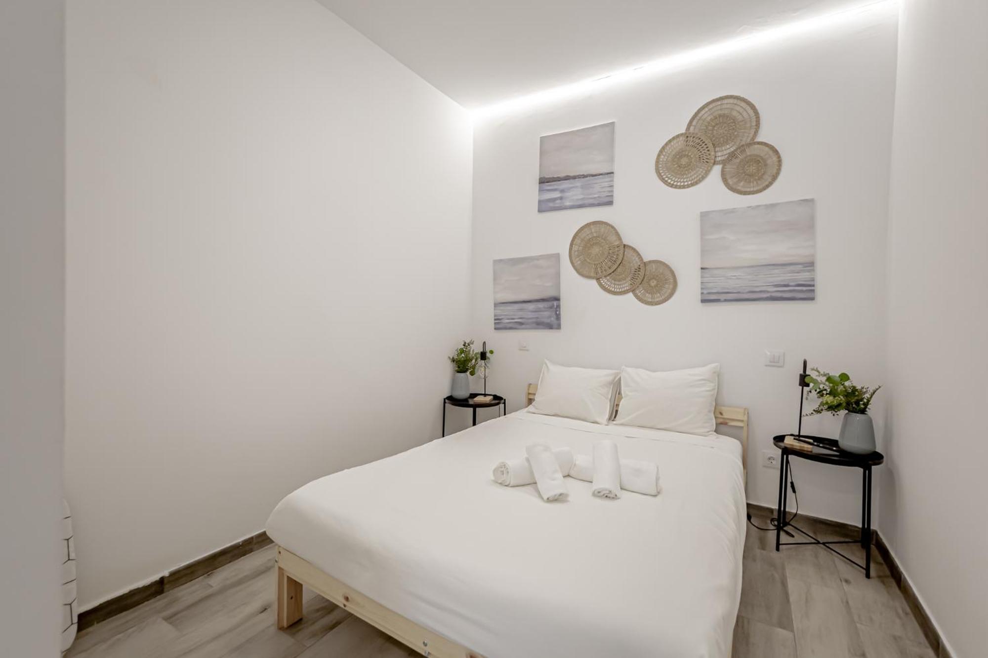 Apartamentos Tetuan Madrid Room photo